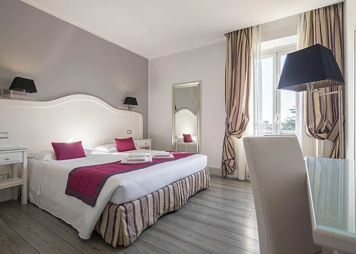 Oda ve Kahvaltı Domus Castrense Roma